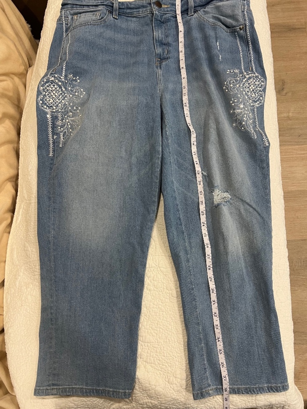MAKE ME AN OFFER! 😊 Lane Bryant Distressed Jeans